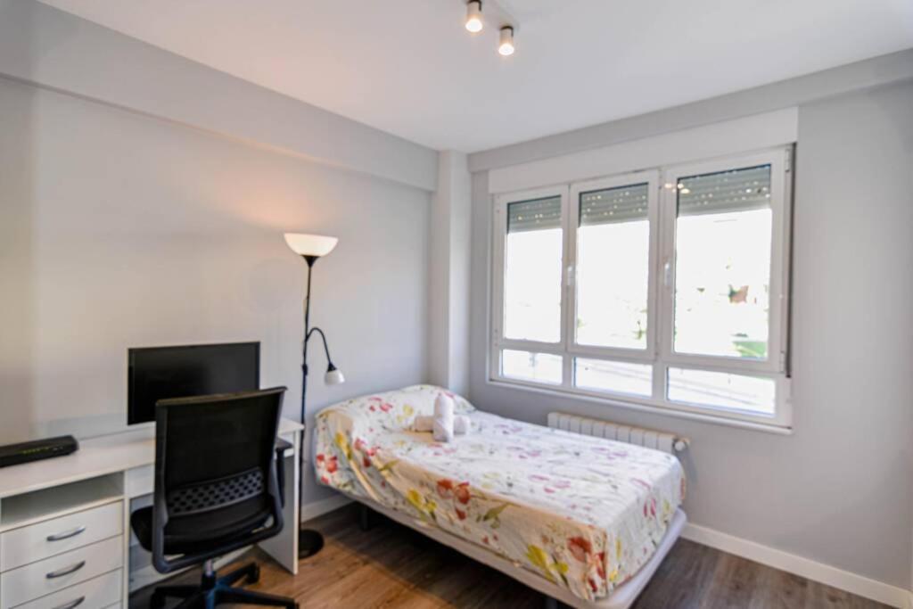 Comodo Apartamento En Puertochico, Cerca De Todo. サンタンデール エクステリア 写真